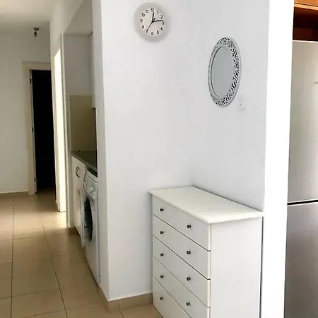 Elysia Park Cozy 2 Bedroom * Пафос